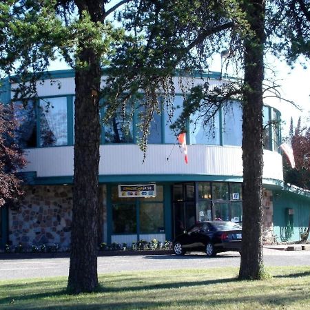 Falcon Lake Hotel Zewnętrze zdjęcie
