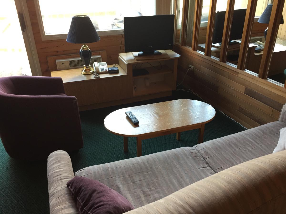 Falcon Lake Hotel Zewnętrze zdjęcie