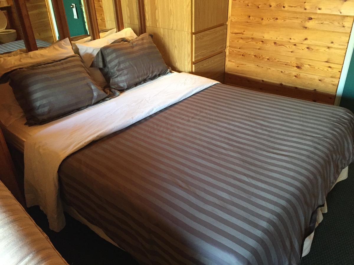 Falcon Lake Hotel Zewnętrze zdjęcie