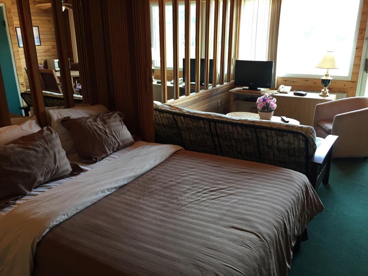 Falcon Lake Hotel Zewnętrze zdjęcie