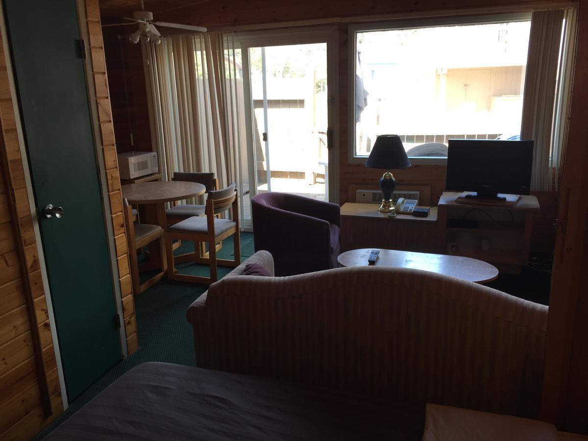 Falcon Lake Hotel Zewnętrze zdjęcie