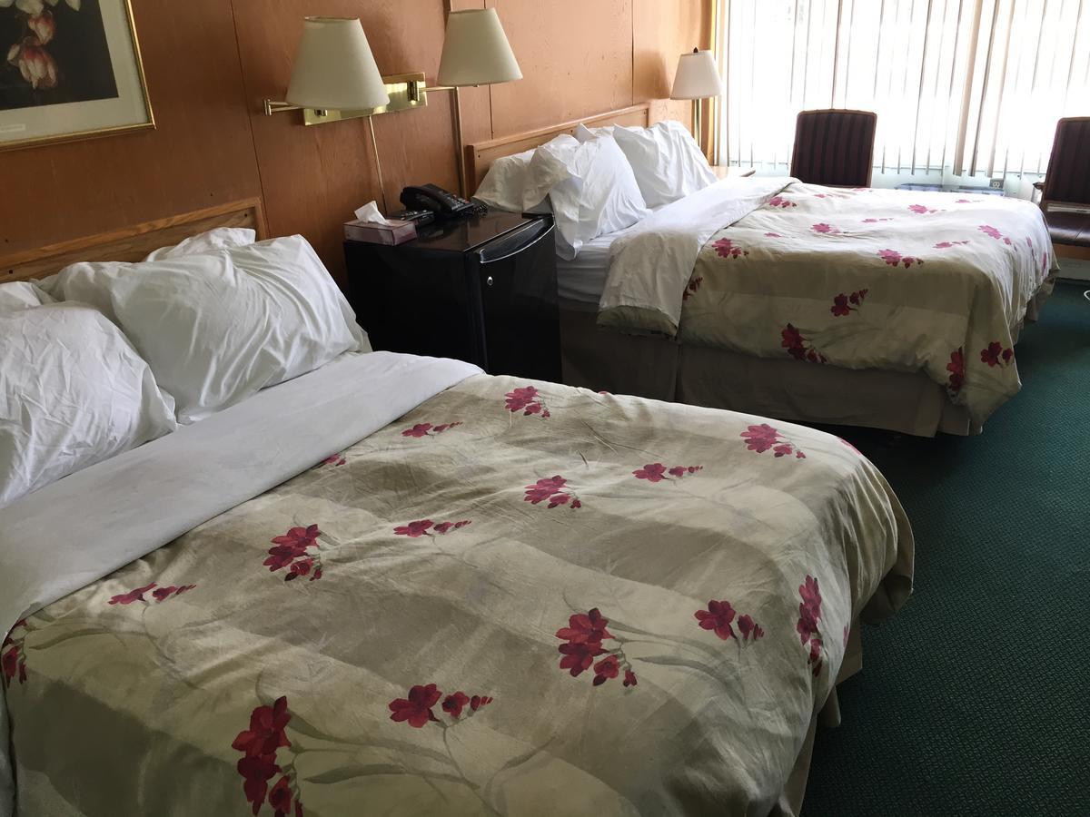 Falcon Lake Hotel Zewnętrze zdjęcie