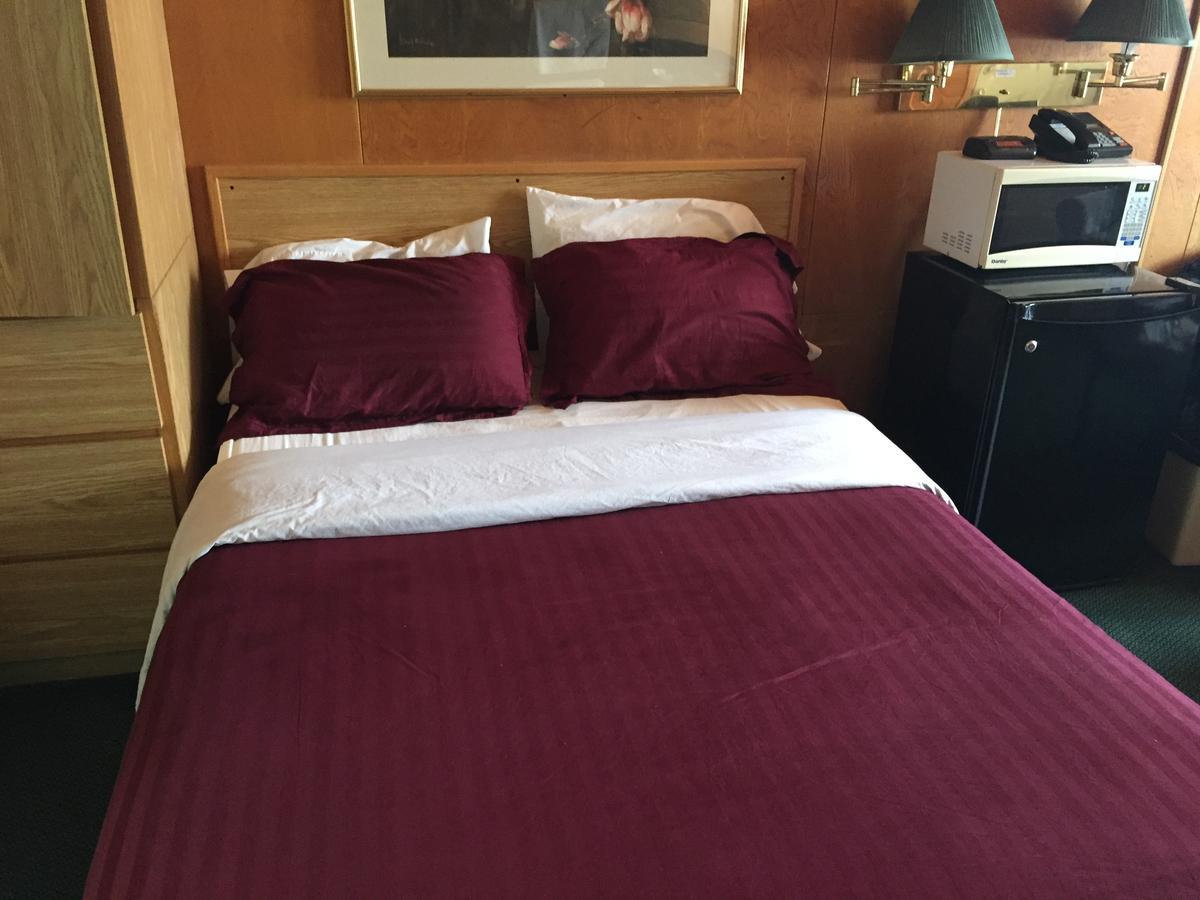 Falcon Lake Hotel Zewnętrze zdjęcie