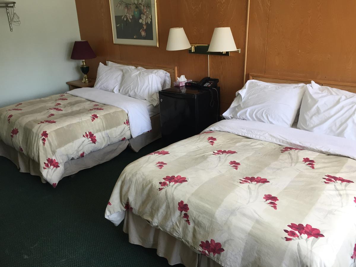 Falcon Lake Hotel Zewnętrze zdjęcie