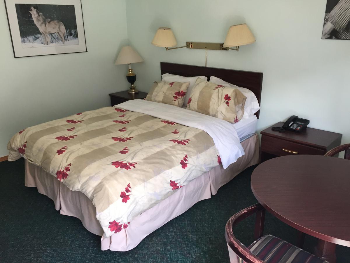 Falcon Lake Hotel Zewnętrze zdjęcie