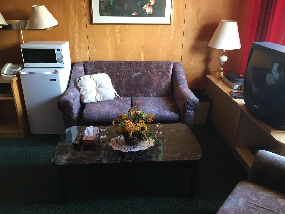 Falcon Lake Hotel Zewnętrze zdjęcie