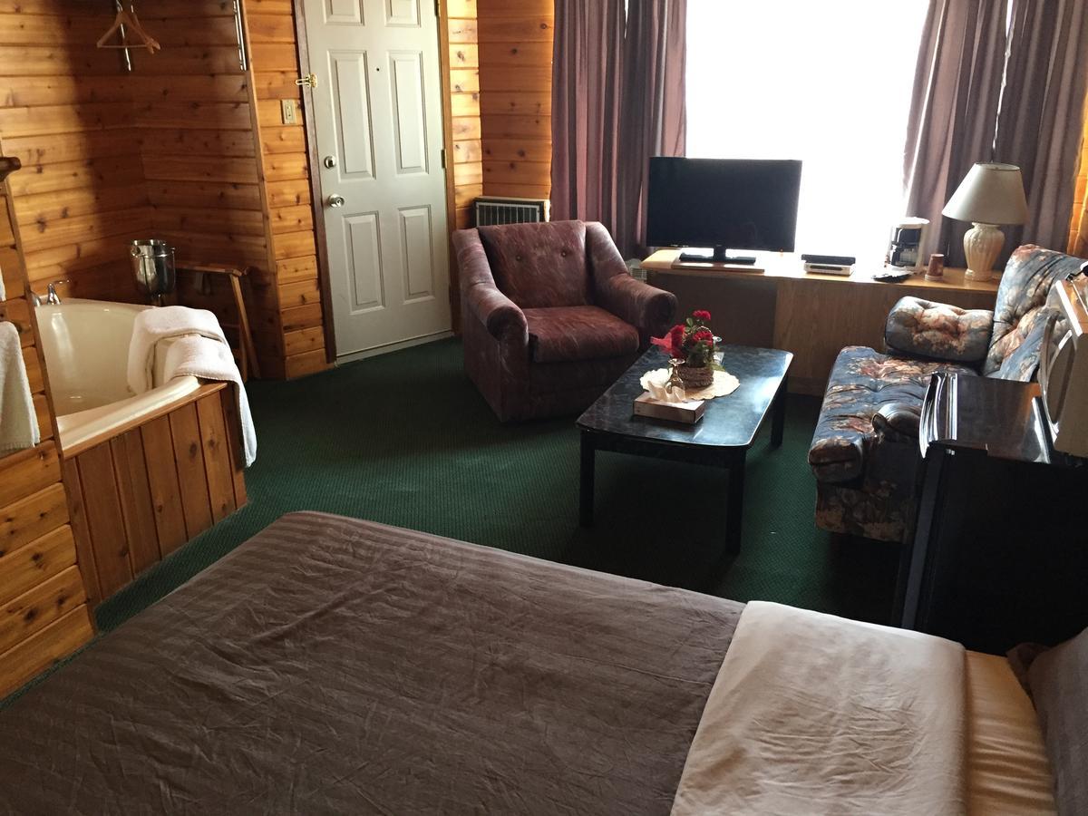 Falcon Lake Hotel Zewnętrze zdjęcie