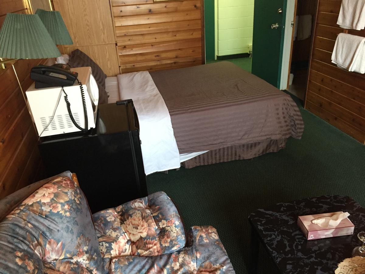 Falcon Lake Hotel Zewnętrze zdjęcie