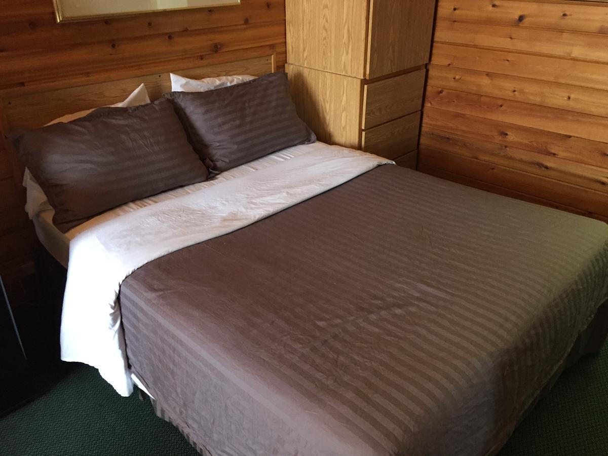 Falcon Lake Hotel Zewnętrze zdjęcie