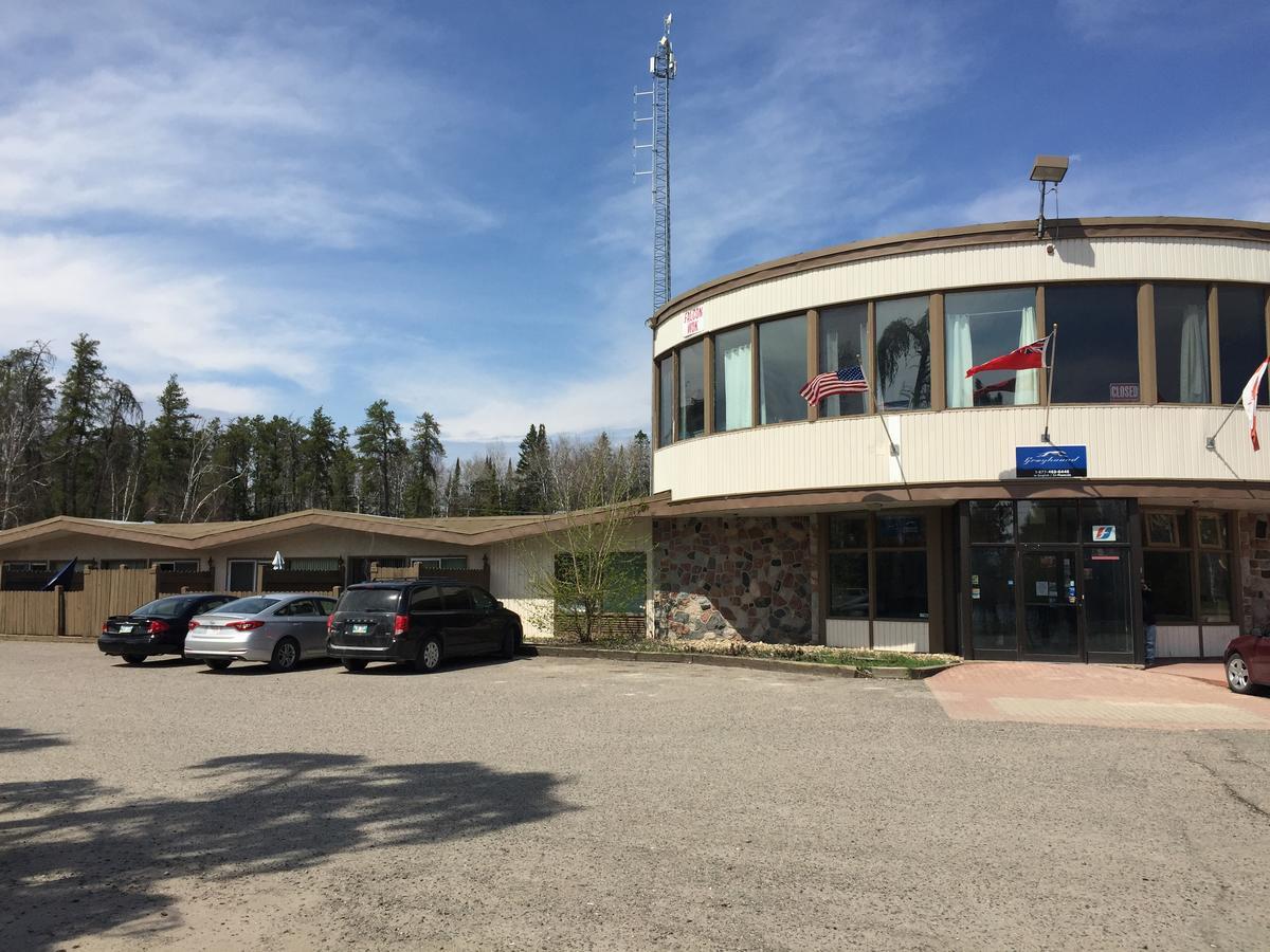 Falcon Lake Hotel Zewnętrze zdjęcie